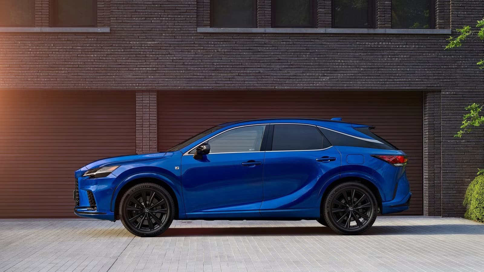 Luxury Car Sales 2026: What Lexus Dominance Means for Business