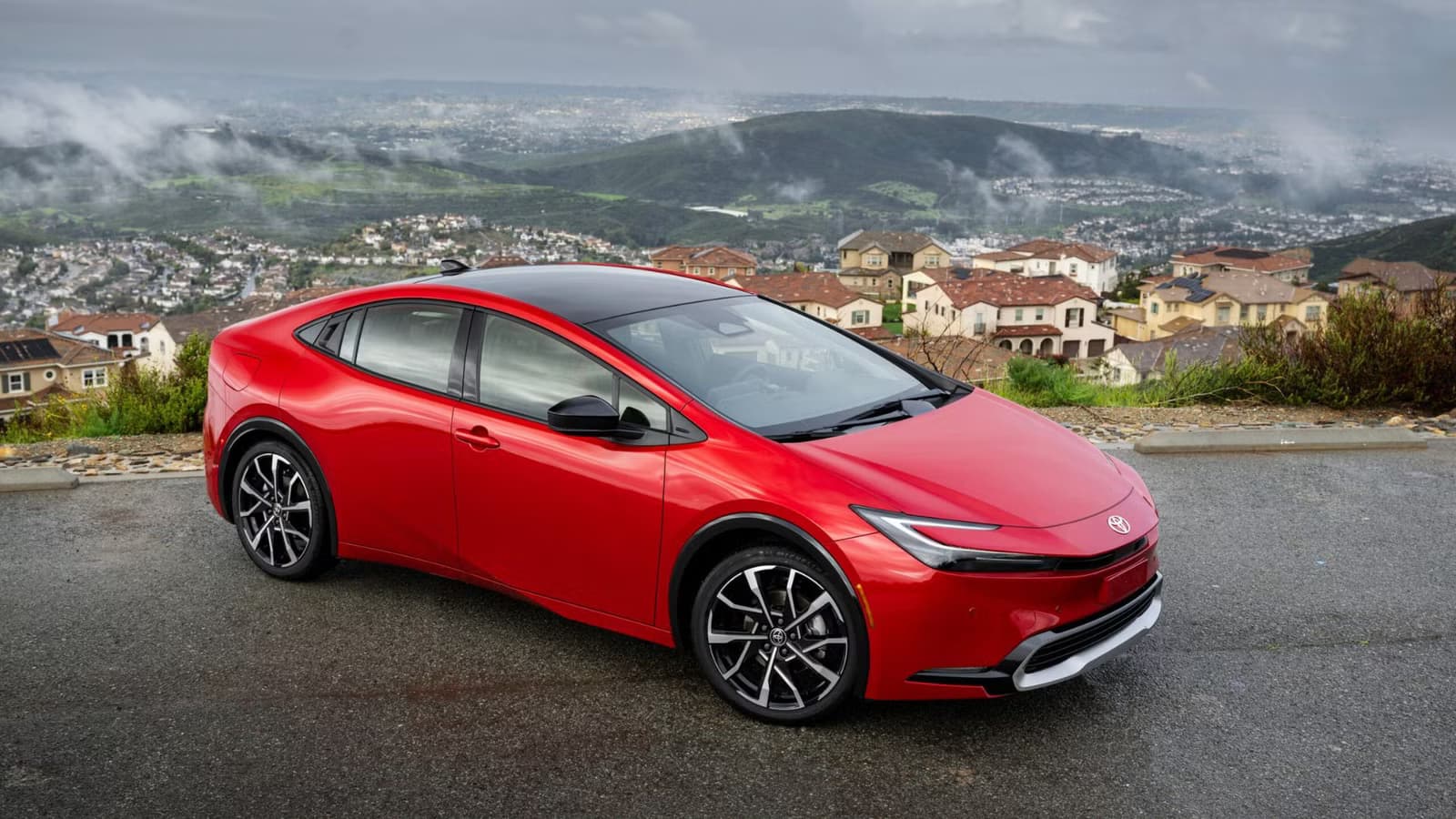 Fleet Fuel Costs 2026: 6 Hybrids Under $30K That Save Big