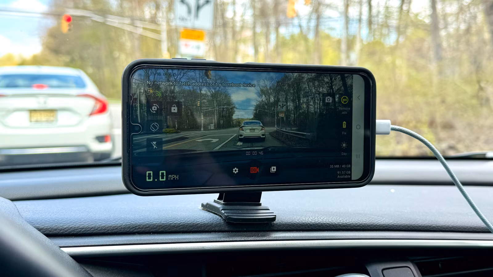 Your Old Phone Makes a Better Dashcam Than a $200 Garmin