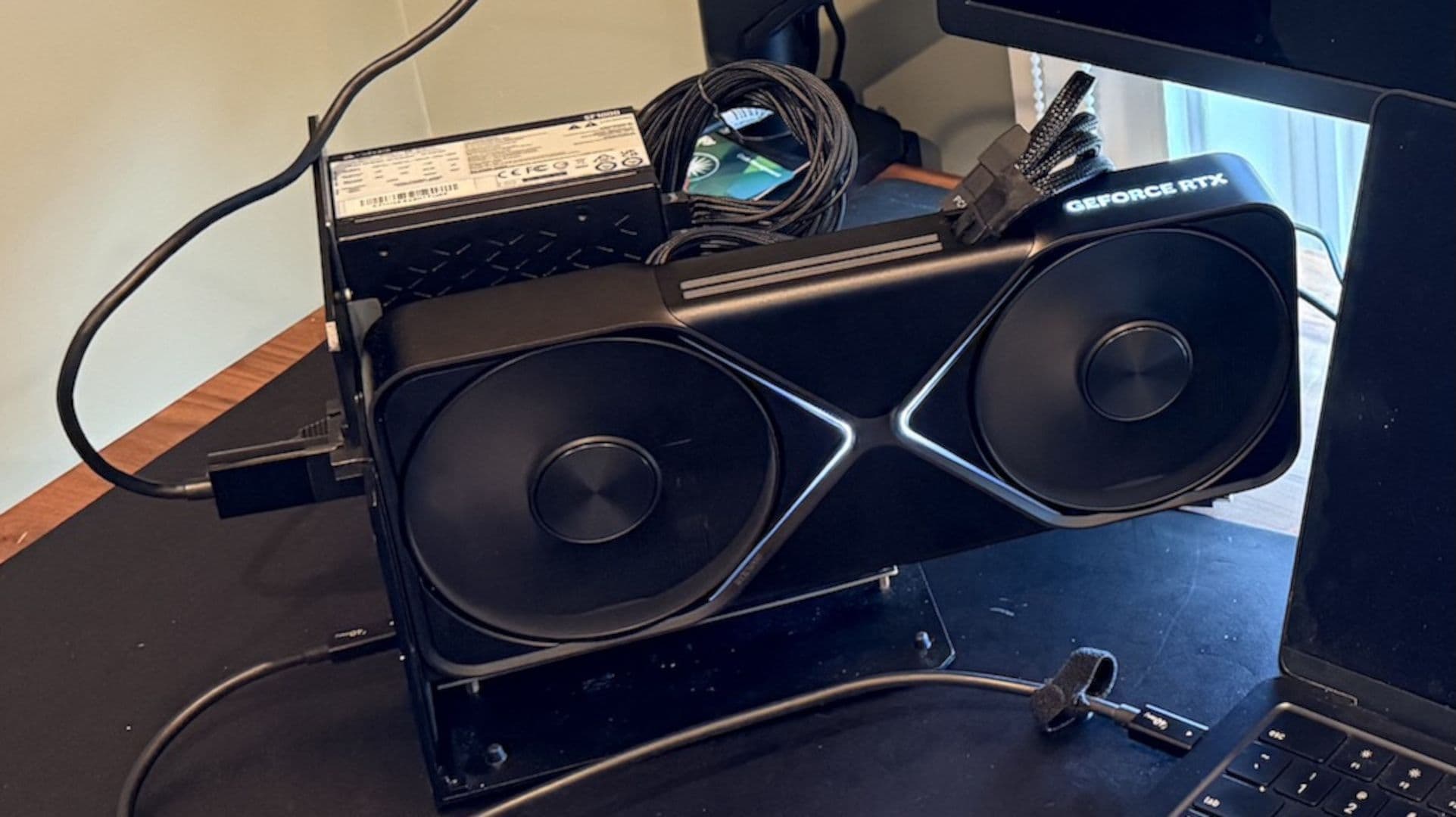 M5 Max MacBook Hits 100 FPS in Cyberpunk with RTX 5090 eGPU