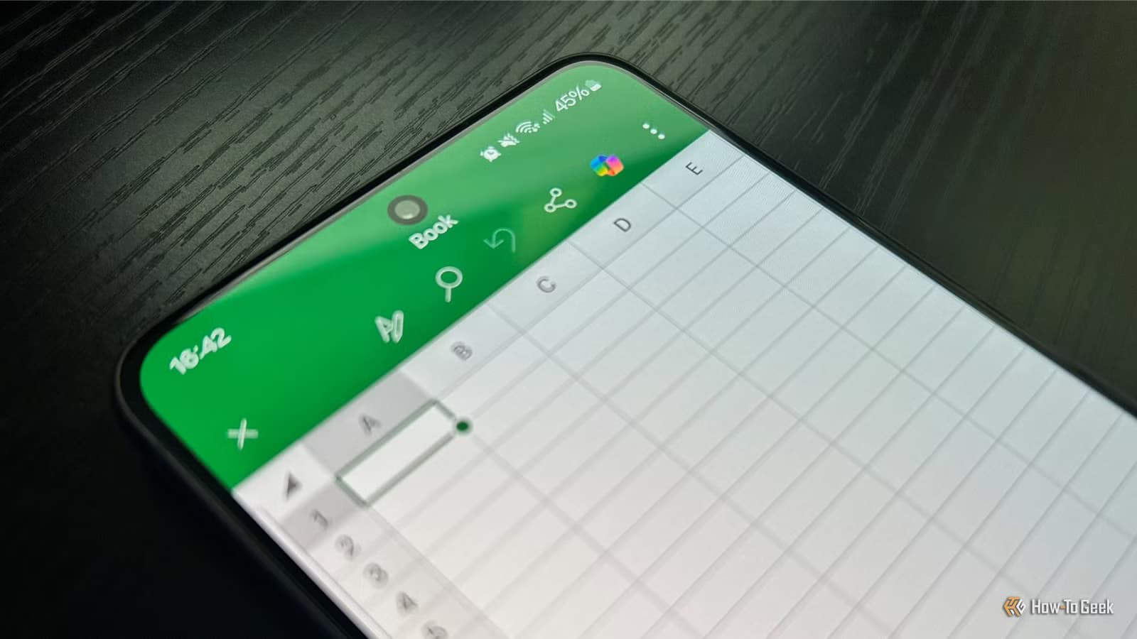 5 Excel Mobile Features That Beat the Desktop Version