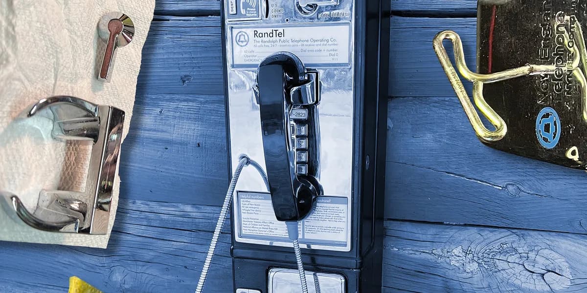 Vermont Engineer Revives Pay Phones Using VoIP Tech
