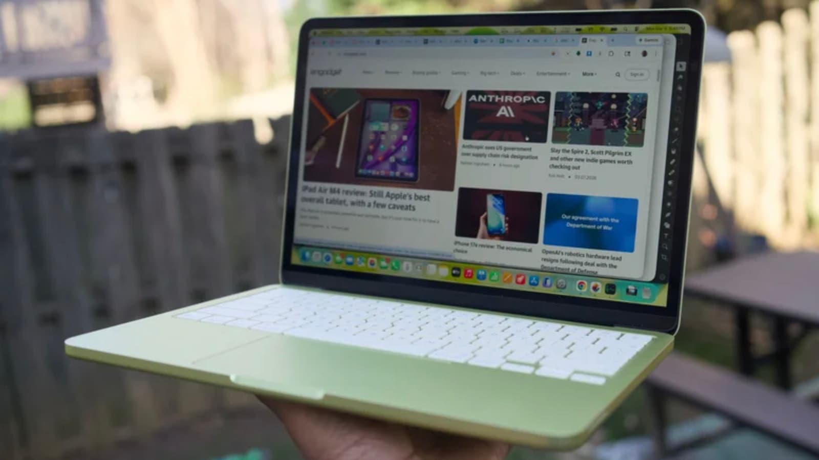Kansas City Goes All-Apple, Buys 4,500 MacBook Neos