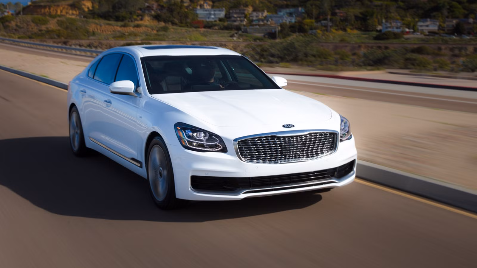5 Forgotten Luxury Sedans That Shine on Summer Road Trips