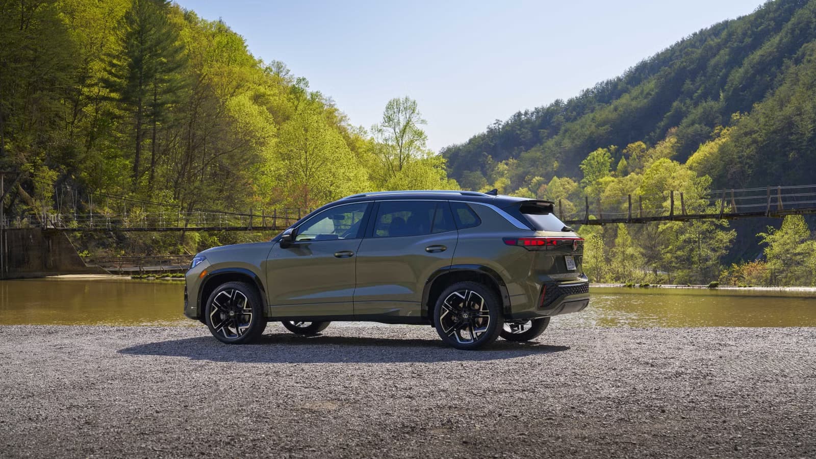 2026 Volkswagen Tiguan vs Toyota RAV4: Which SUV Wins?