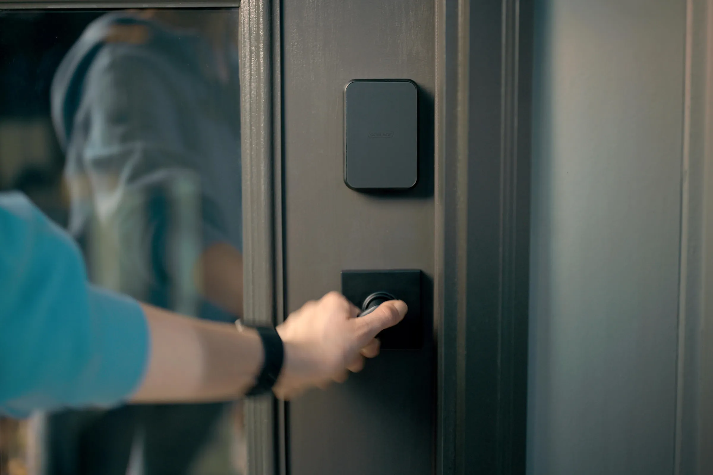 ENTRYWAY_BE889_SEP622_DAV_COL_EXT_IU_01 (1)