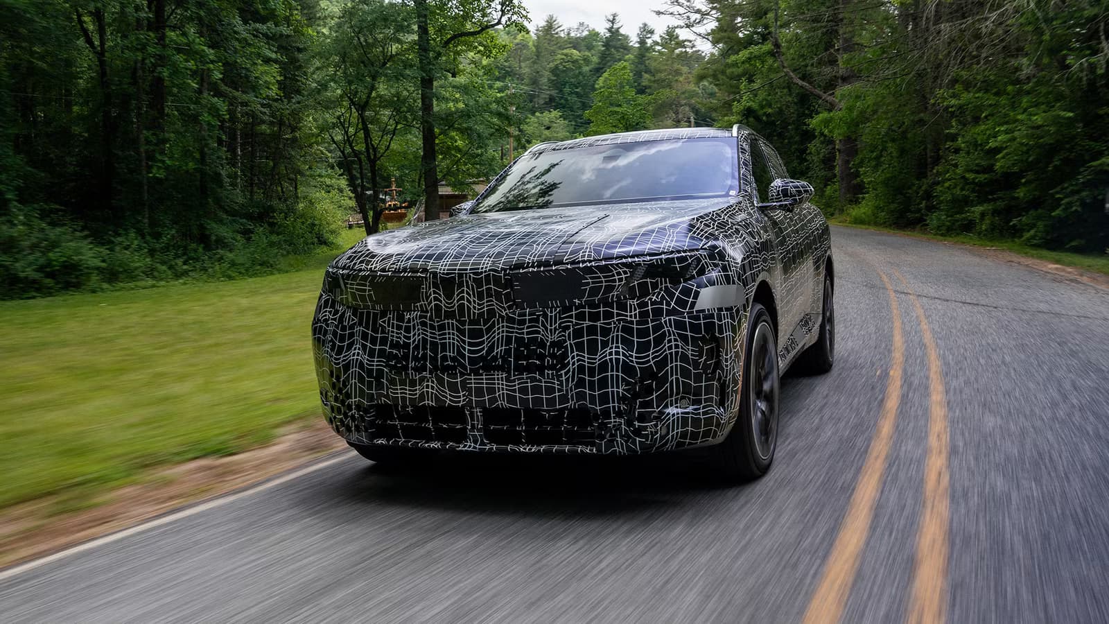 BMW iX5 packs 144 kWh battery, the largest in brand history