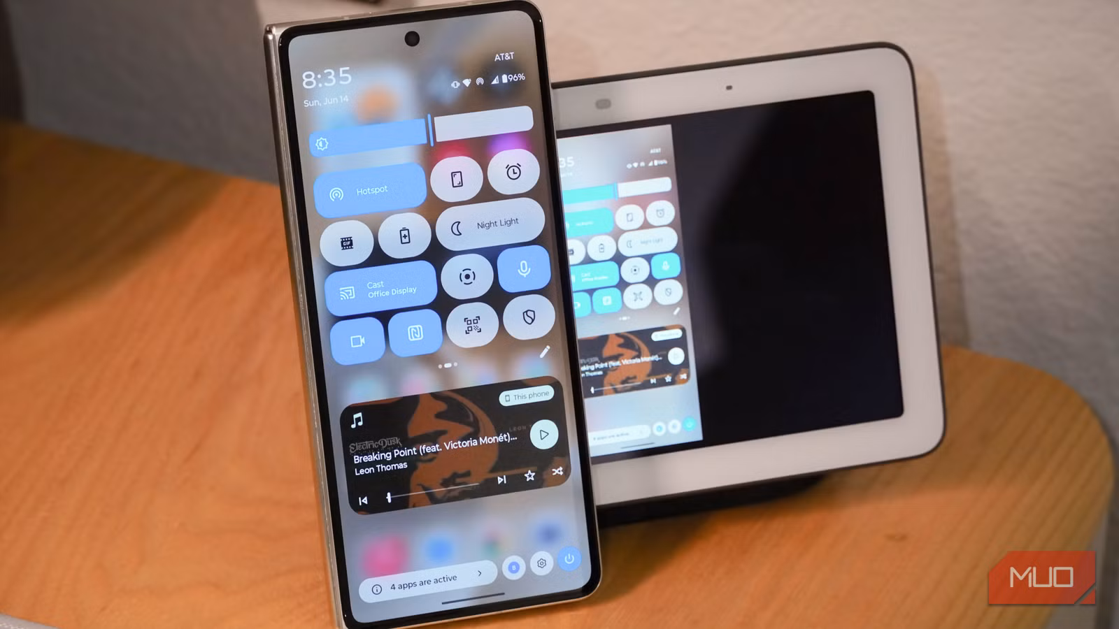 Screen mirroring on a Google Nest Hub and a Motorola Razr Fold using Google Cast.