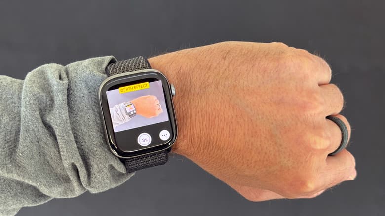 The Camera Remote app on an Apple Watch