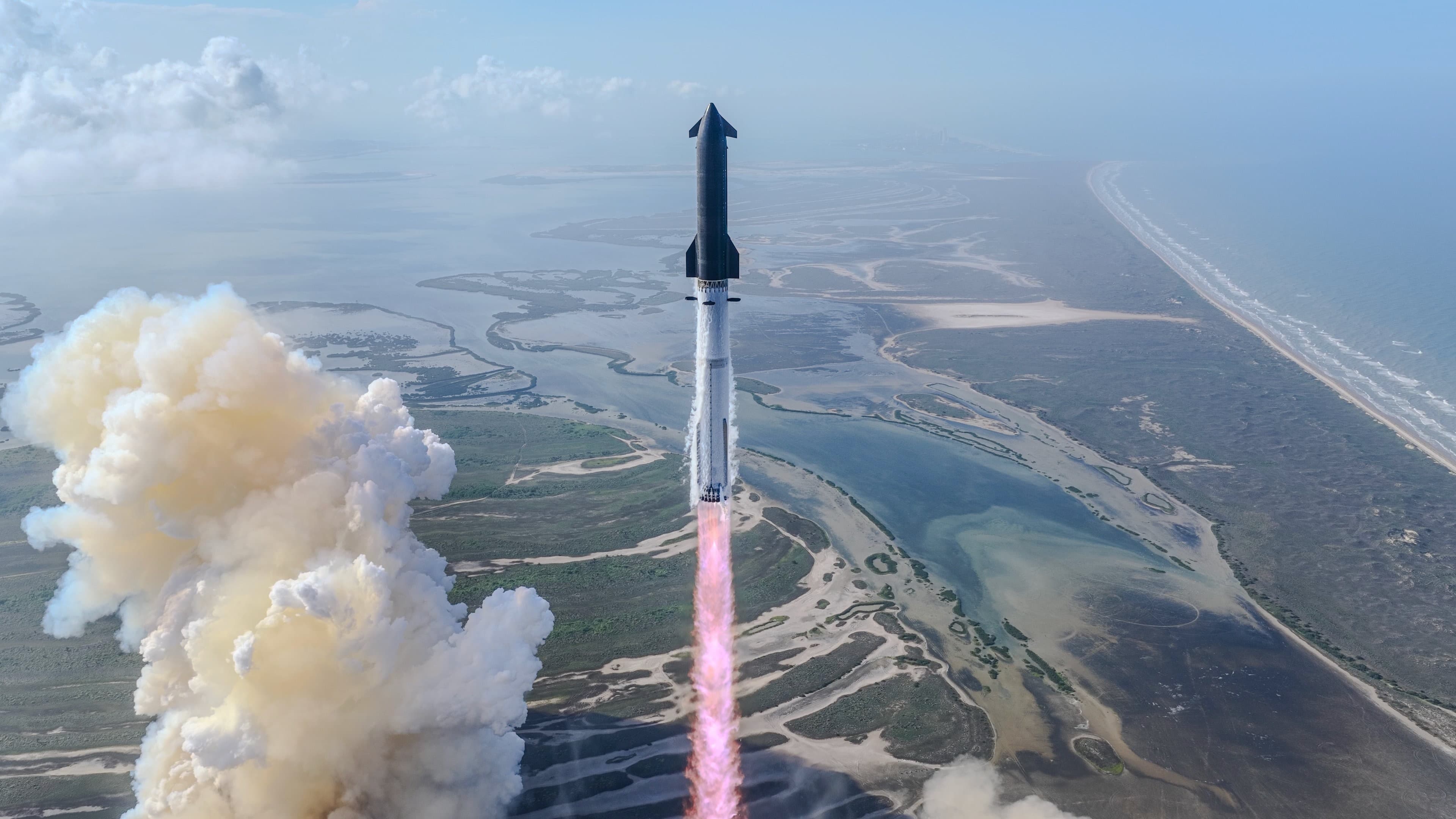 SpaceX's Starship megarocket launches on its 12th test flight, on May 22, 2026.
