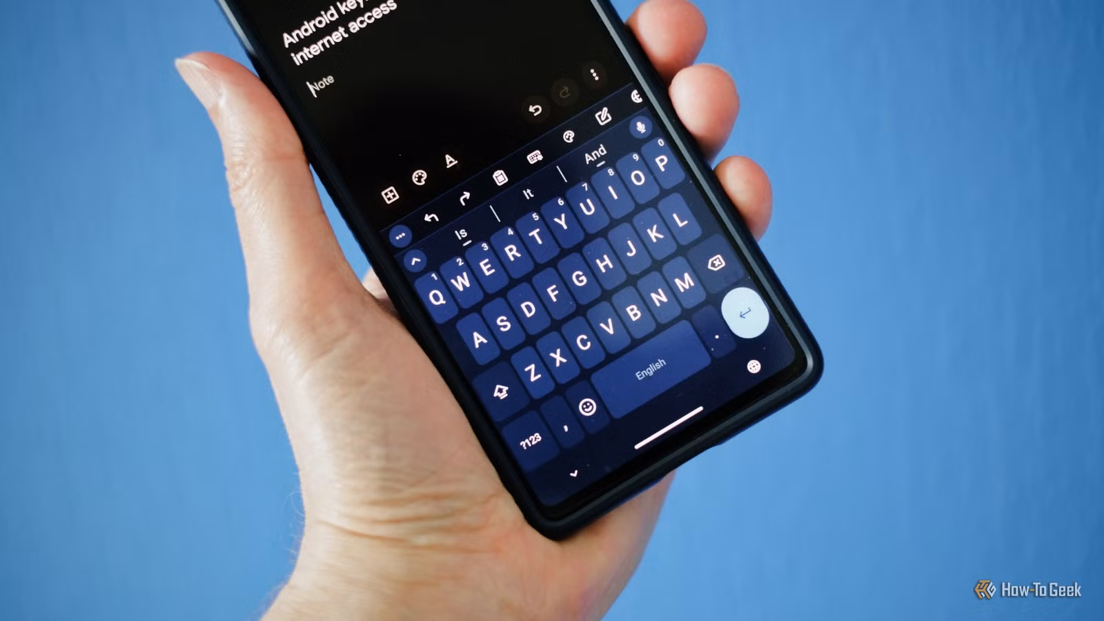 FUTO Keyboard running on a Pixel phone.