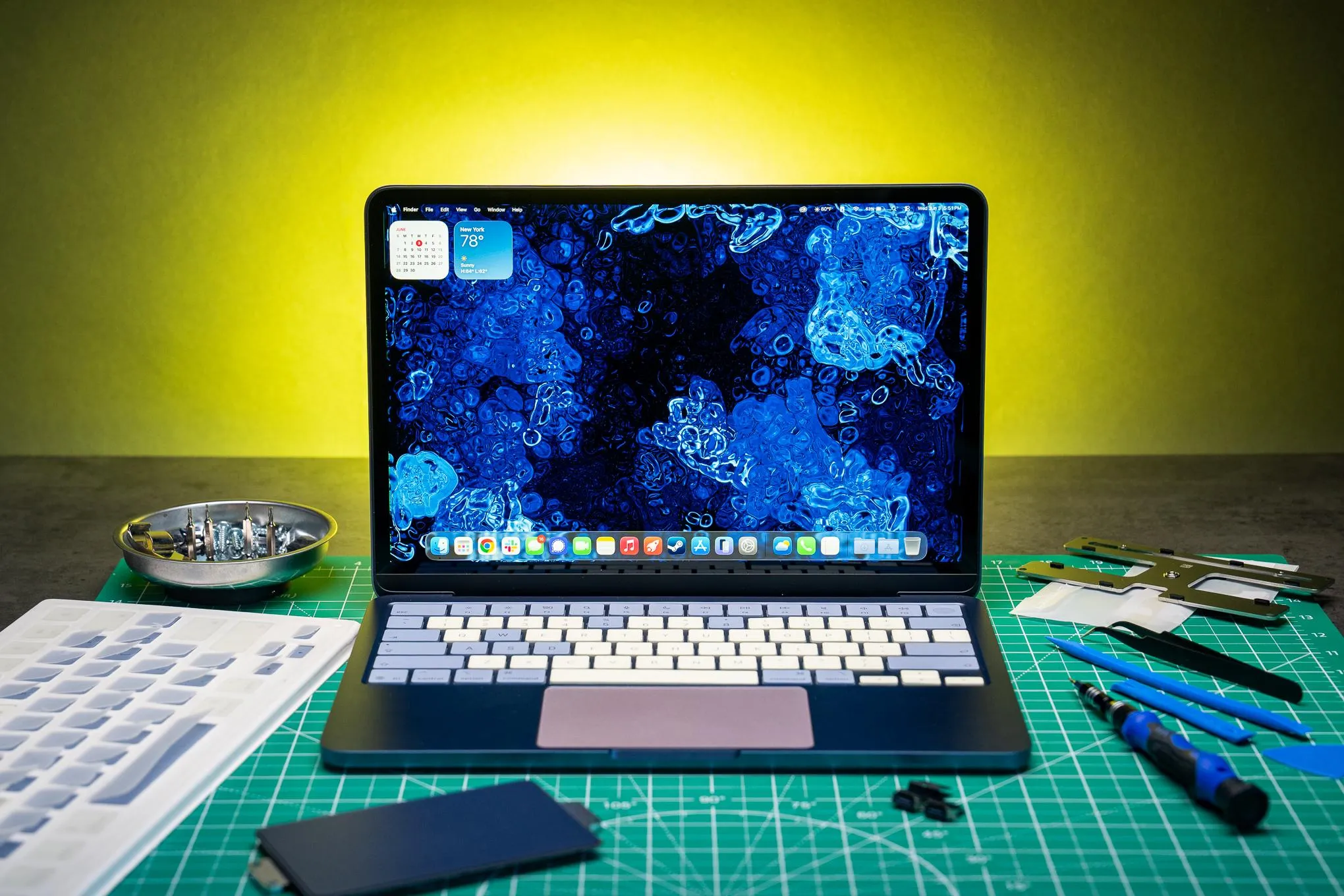268571_MacBook_Neo_Frankenlaptop_mods_mixed_parts_ADiBenedetto_0013