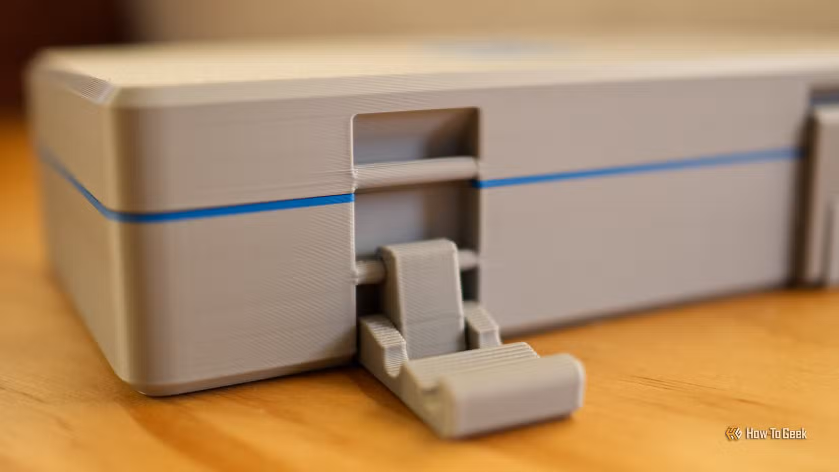 Hinges on a 3D printed toolbox.
