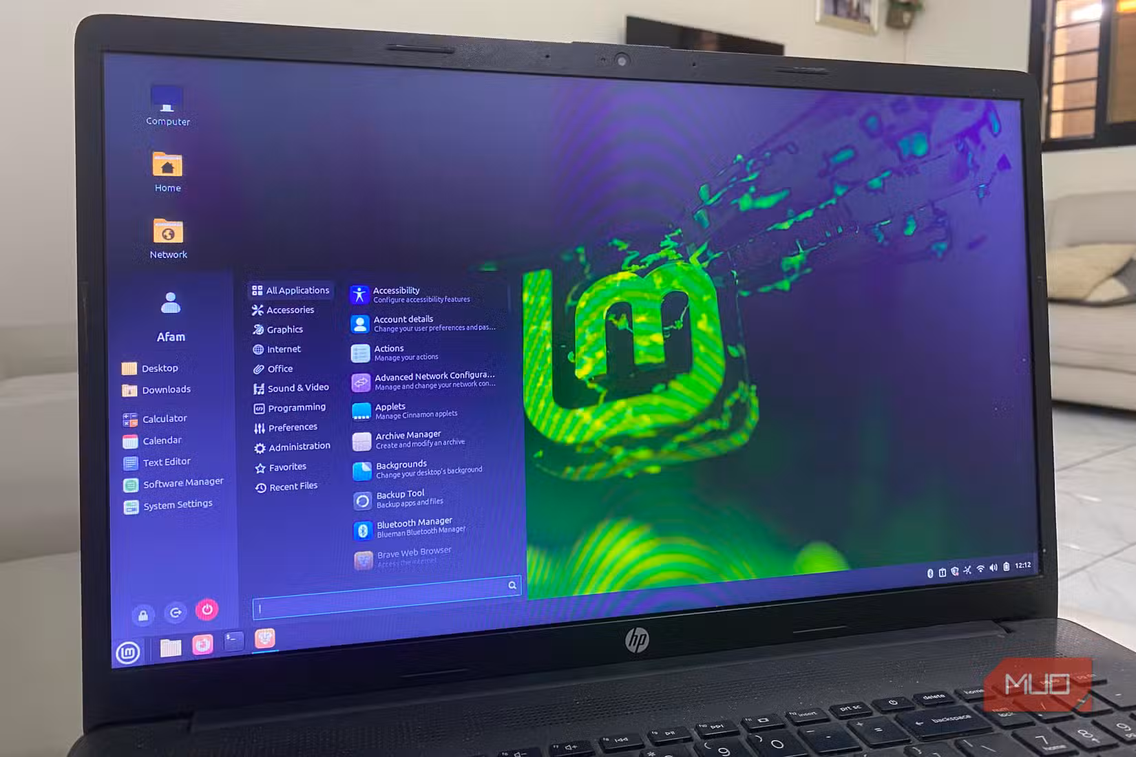 Linux Mint 22.3 desktop