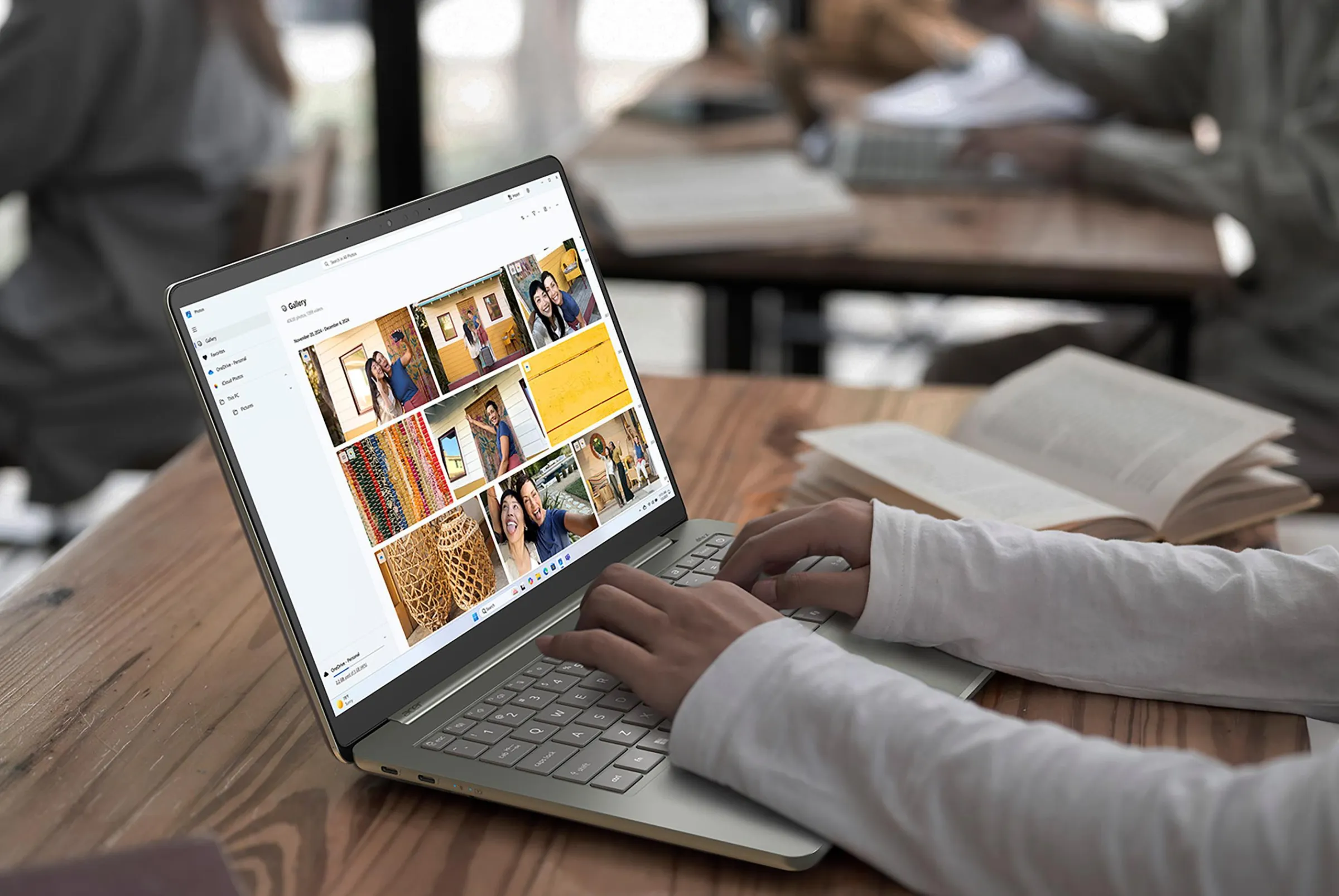 Acer-Swift-Air-14-SFA14-I31-Lifestyle-03