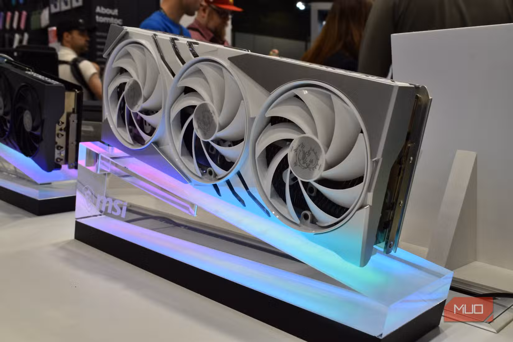 msi 4070 slimline gpu on msi stand