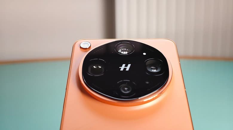 Oppo Find X9 Ultra camera lens close-up.