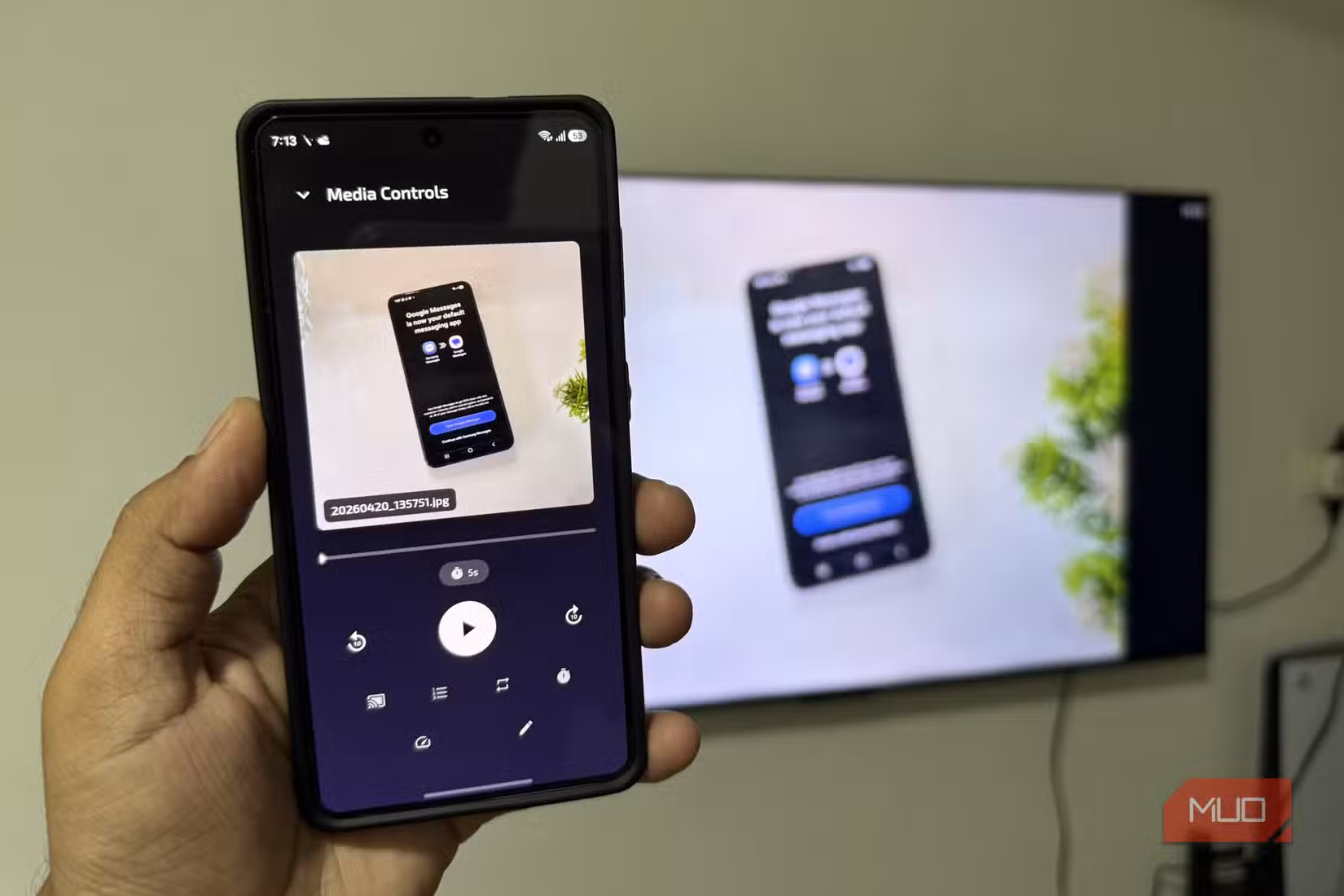 LocalCast casting a photo from phone to TV