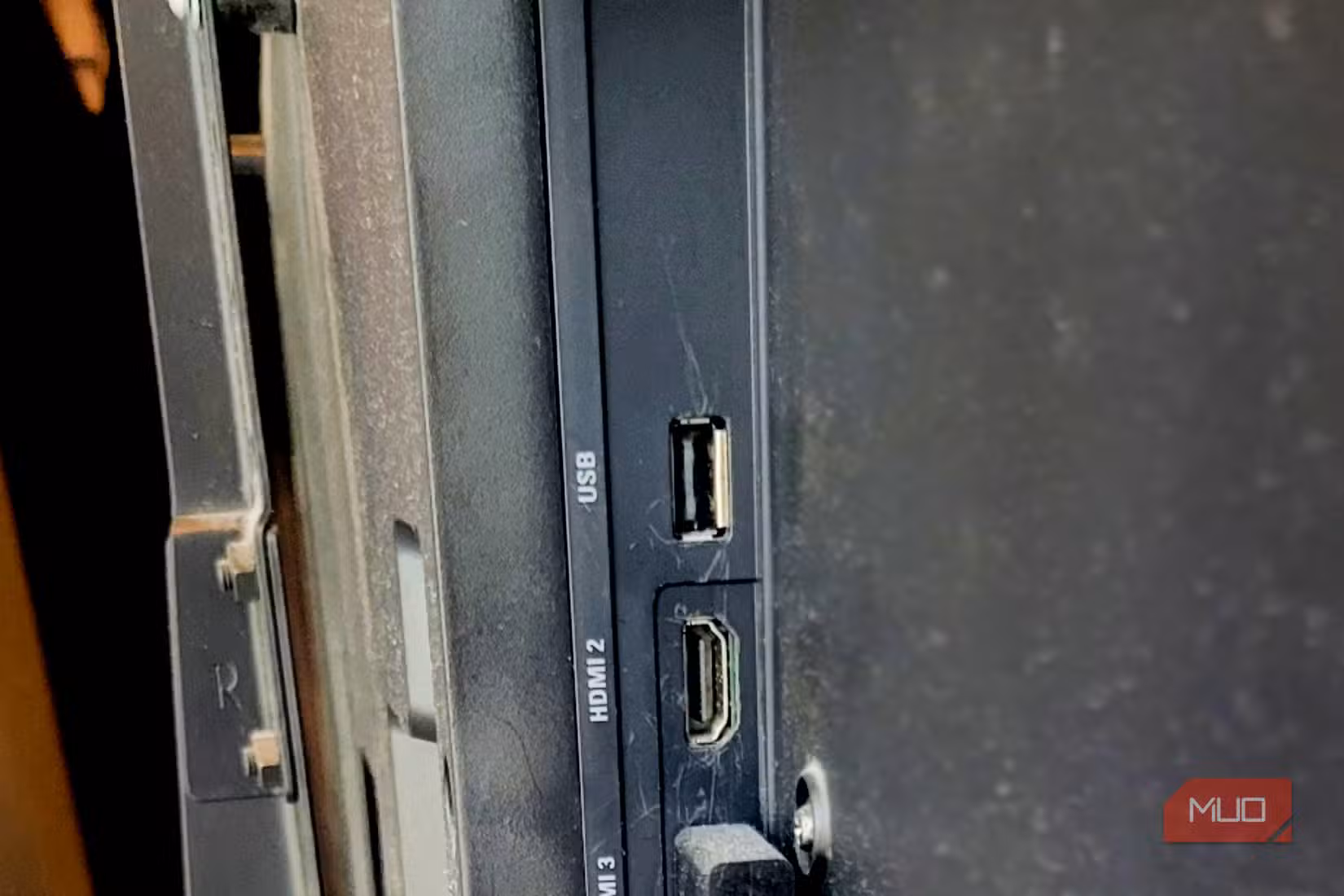 USB open with scratches in it
