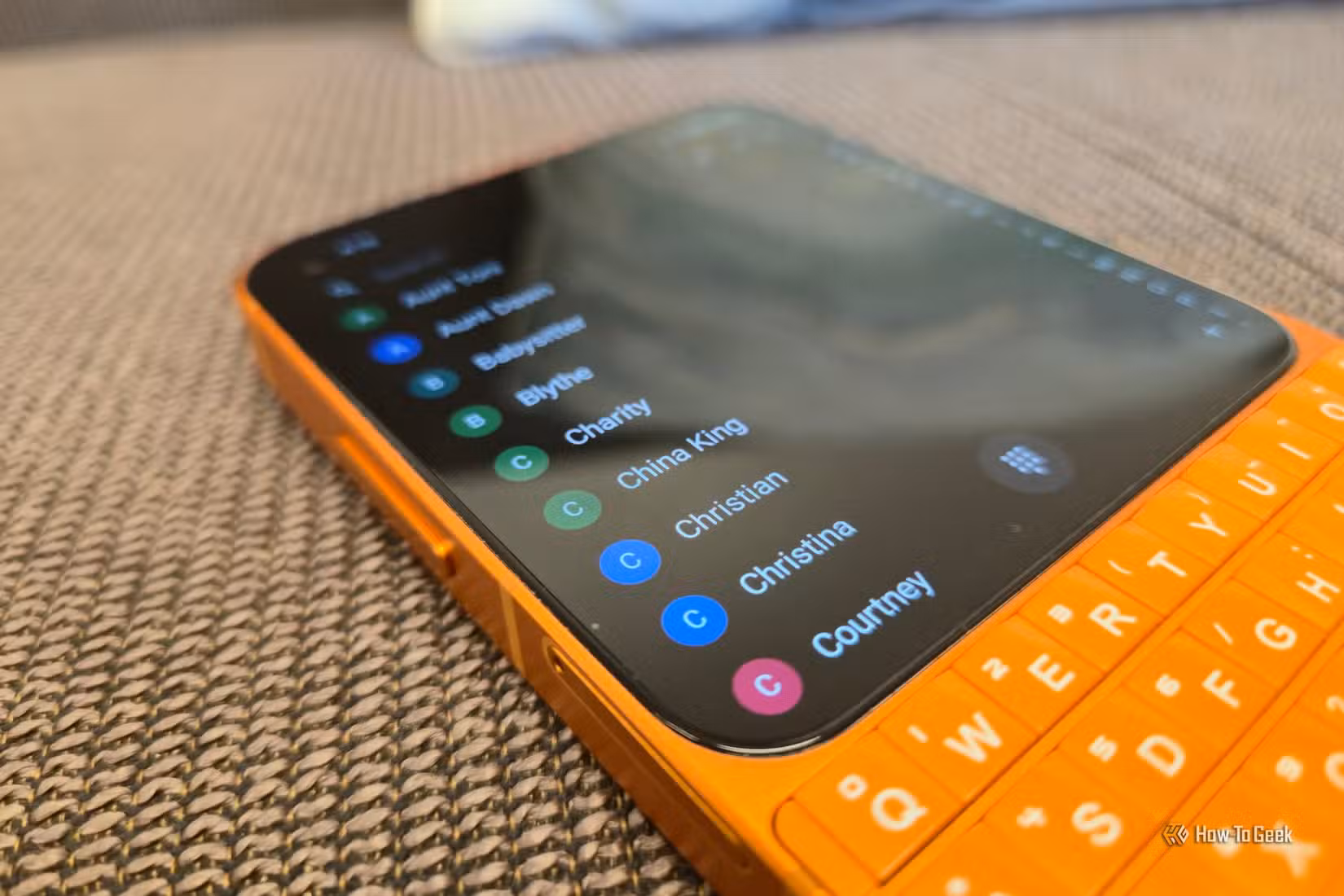 Fossify Contacts app open on a Unihertz Titan 2 Elite.