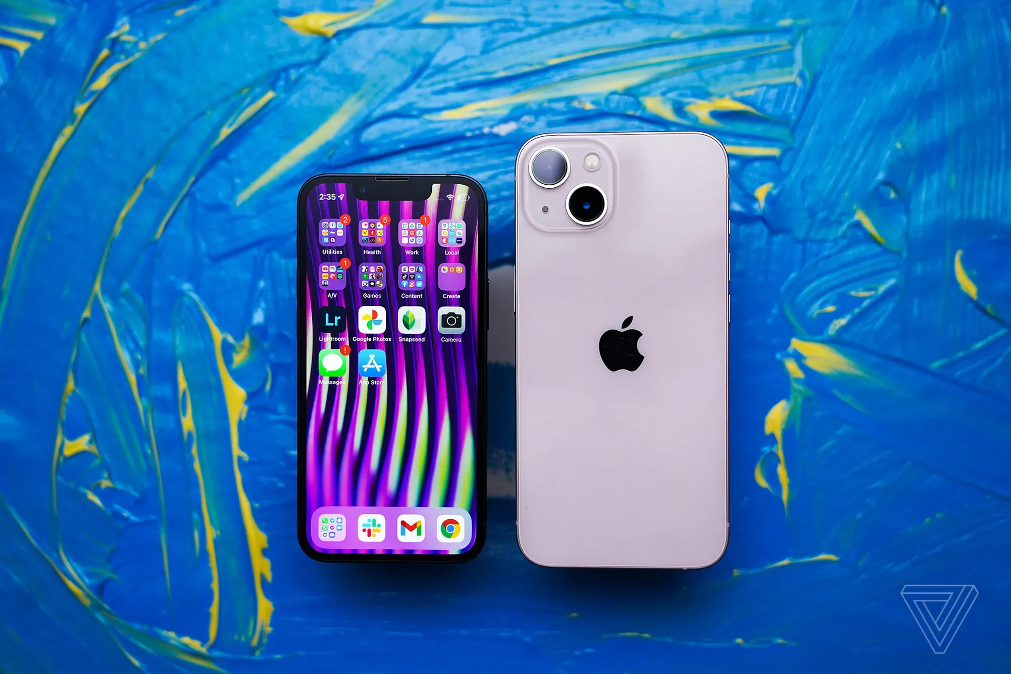 iPhone 13 Mini on the left and iPhone 13 on the right