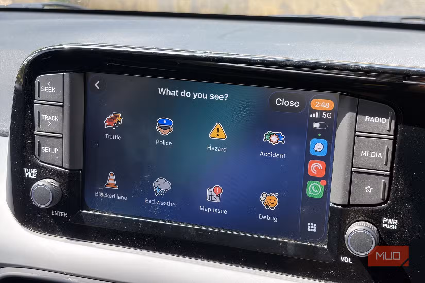 Waze - What do you see_ Menu on Apple CarPlay-1