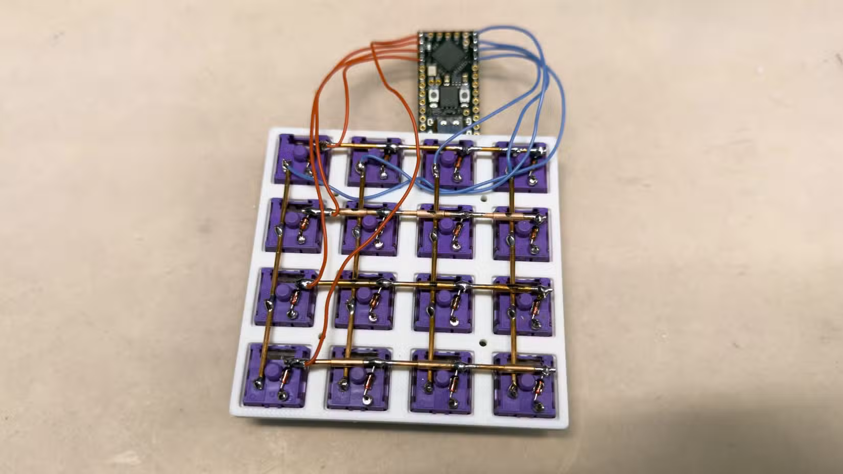 Scotto16 macropad by Joe Scotto of ScottoKeebs.com.