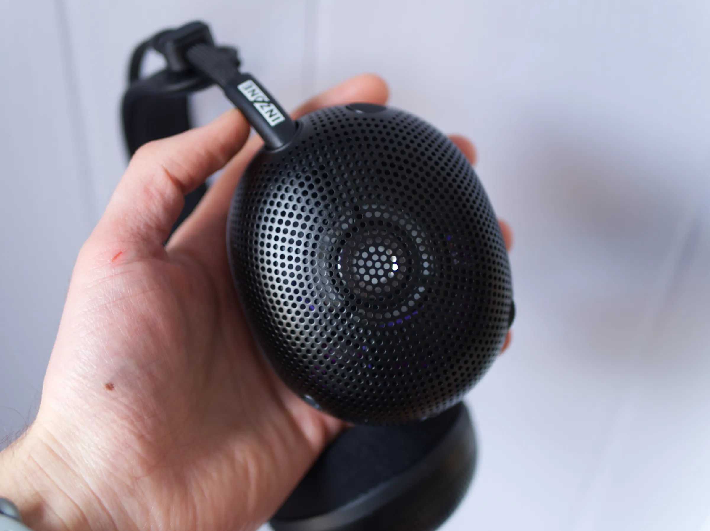The H6 Air use the same drivers as Sony’s MDR-MV1 headphones.