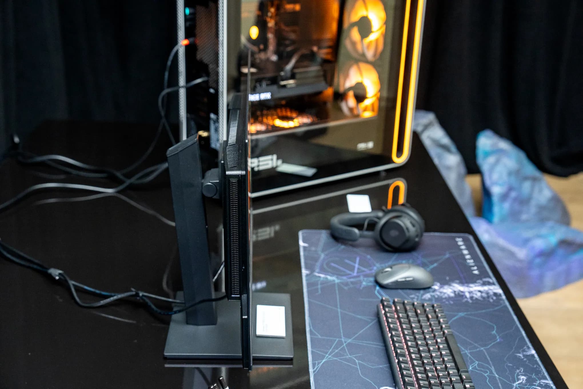 <em>It’s quite thin at the edges, like many OLEDs.</em>