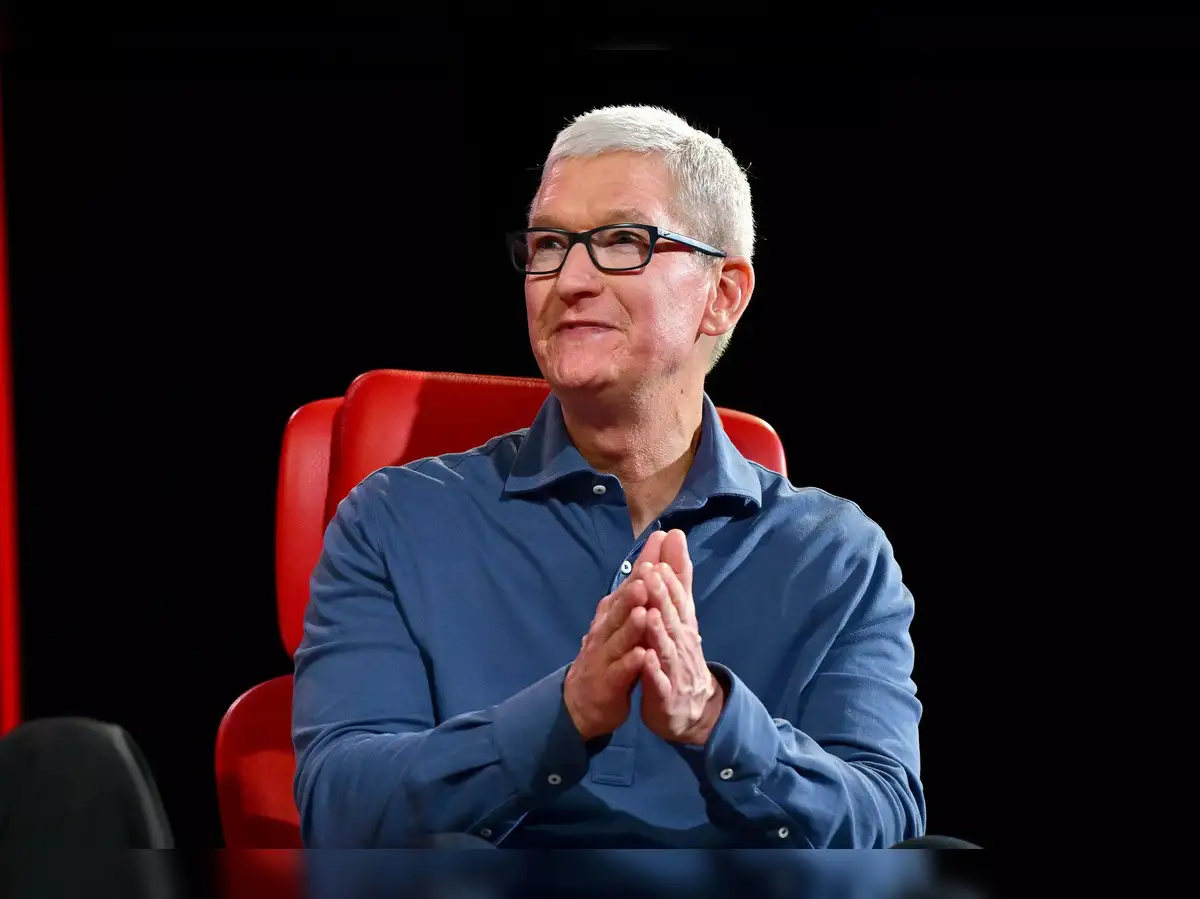 تيم كوك يحذر من "فيضان القرن" في رقائق الذاكرة: أسعار iPhone ستتجه للارتفاع