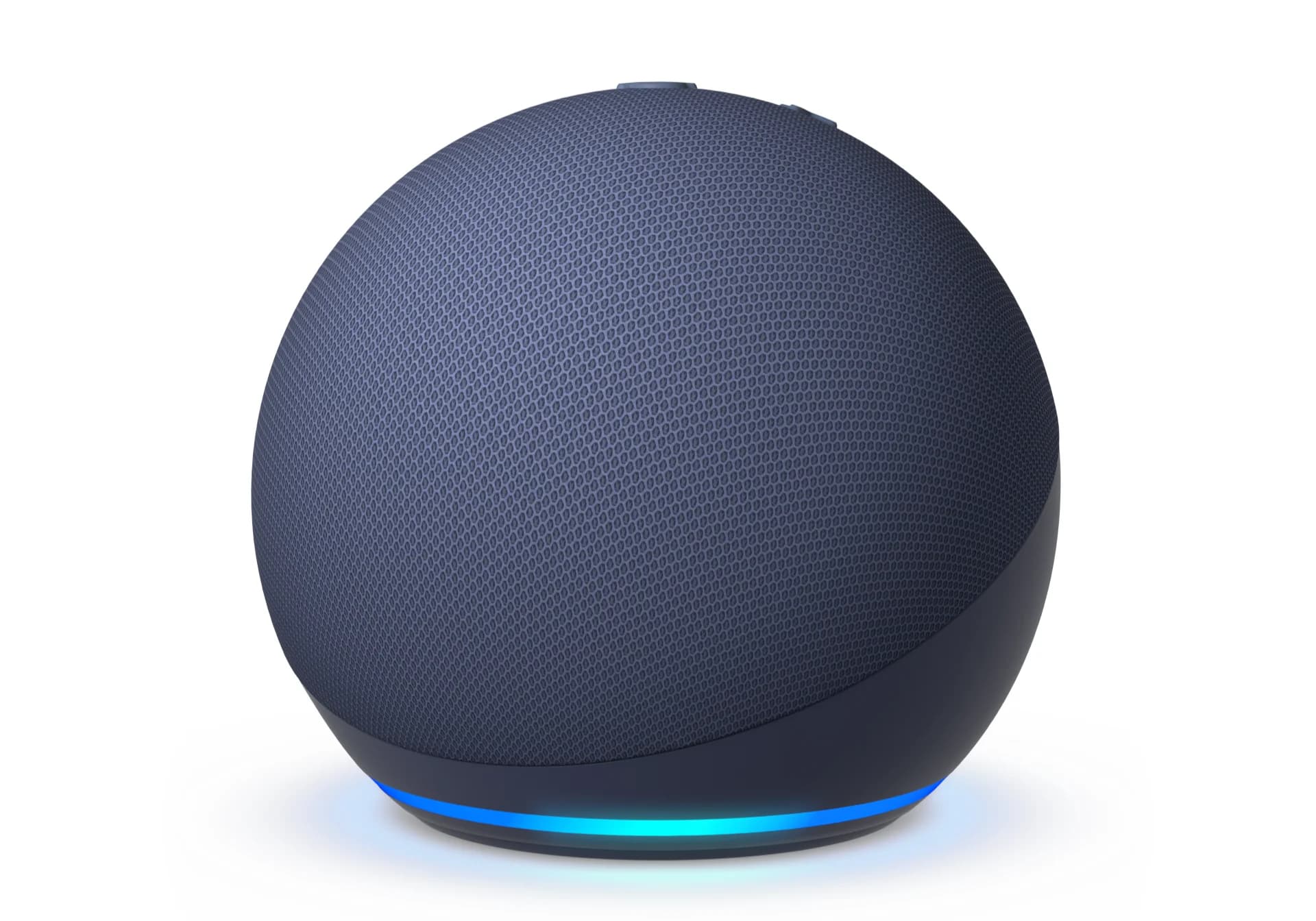 جهاز Amazon Echo Dot من الجيل الخامس باللون الأزرق الداكن على طاولة خشبية