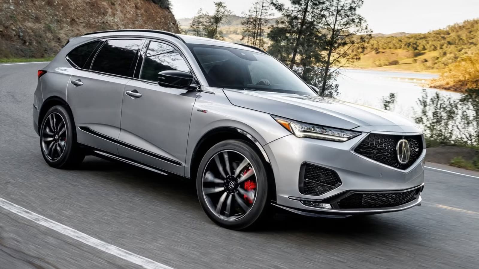أكيورا MDX Type S: لماذا يختار السائق العملي هذه السيارة بدلاً من المنافسين الألمان؟