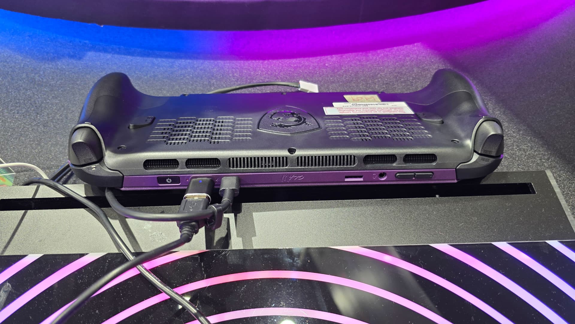 MSI Claw 8 EX AI+