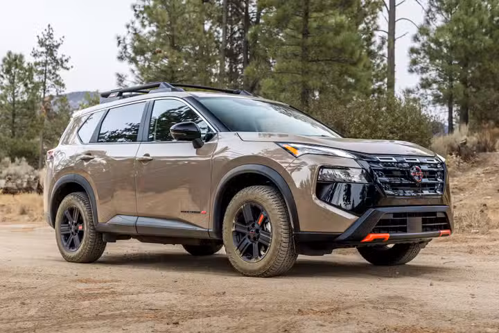 معرض سيارات SUV يعكس تنوع الخيارات المتاحة للمستهلكين