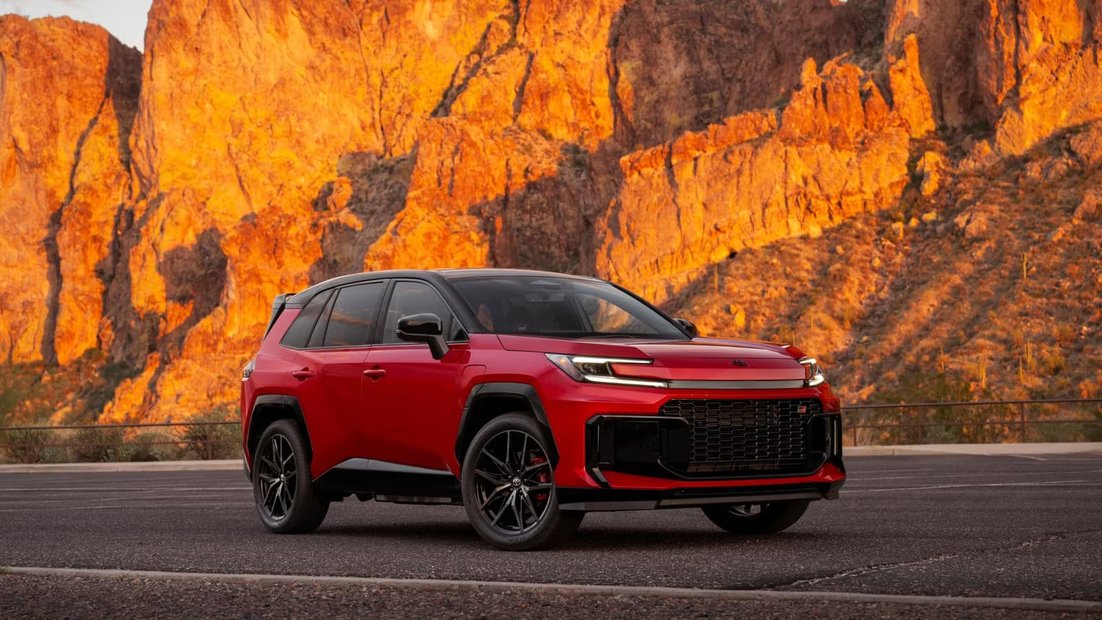 5 سيارات SUV تُهدد عرش تويوتا RAV4 في سوق الكروس أوفر الأمريكي