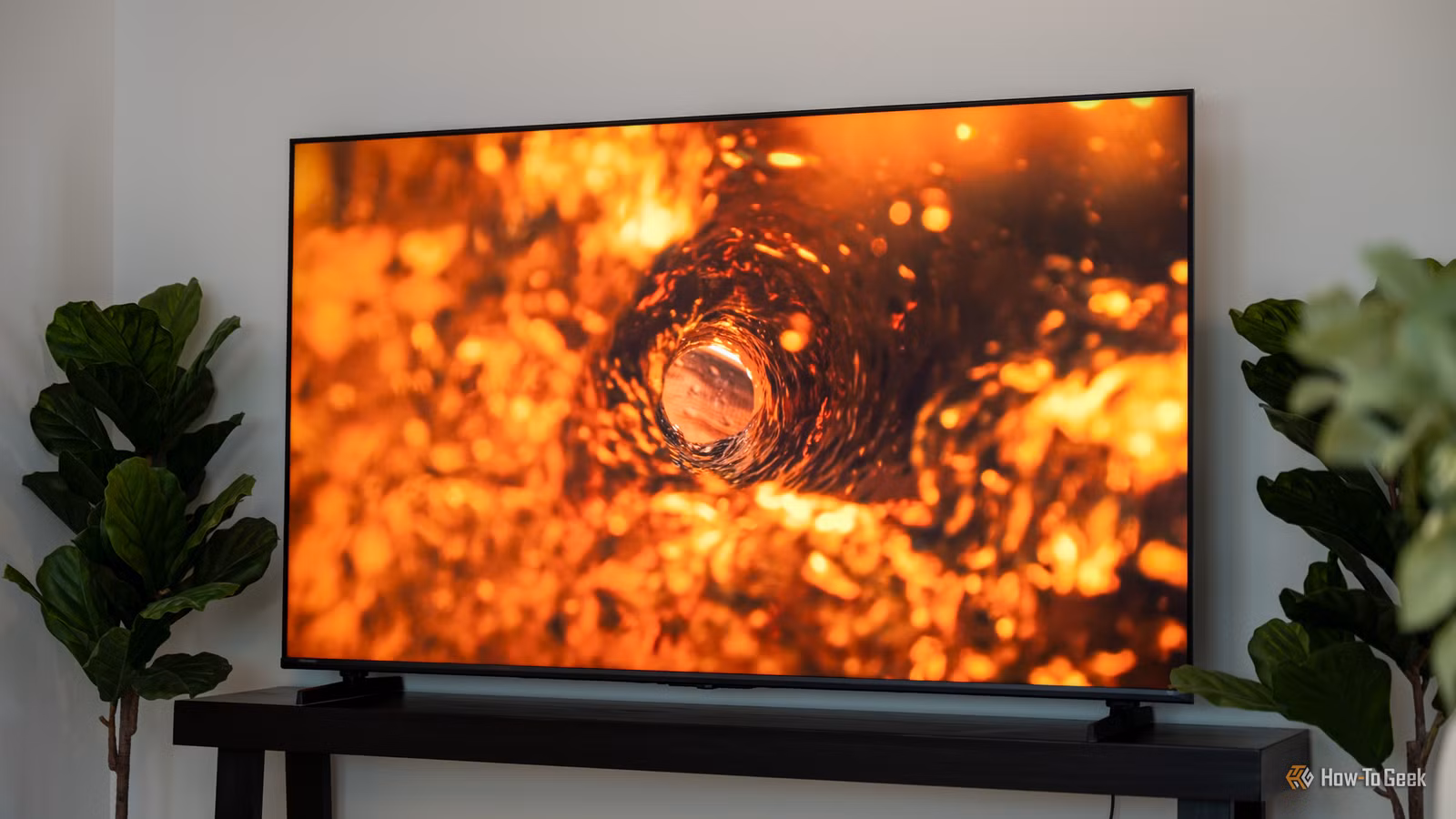 تلفزيون Hisense U6SF بتقنية MiniLED: آلاف مناطق التعتيم بأقل من 800 دولار