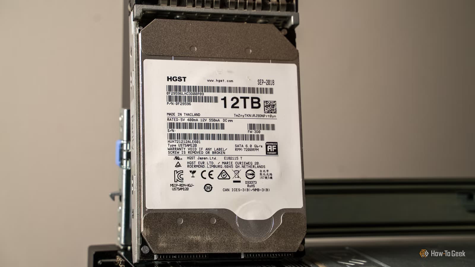 لماذا قد تجد أقراص HDD المؤسسية أرخص من الأقراص الاستهلاكية؟ المفارقة التي يستغلها المحترفون