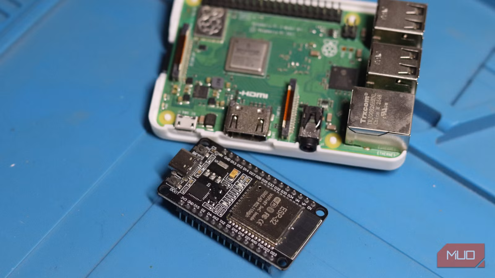 5 مشاريع عملية لشريحة ESP32 بـ 4 دولارات فقط: بديل Raspberry Pi الأرخص للهواة
