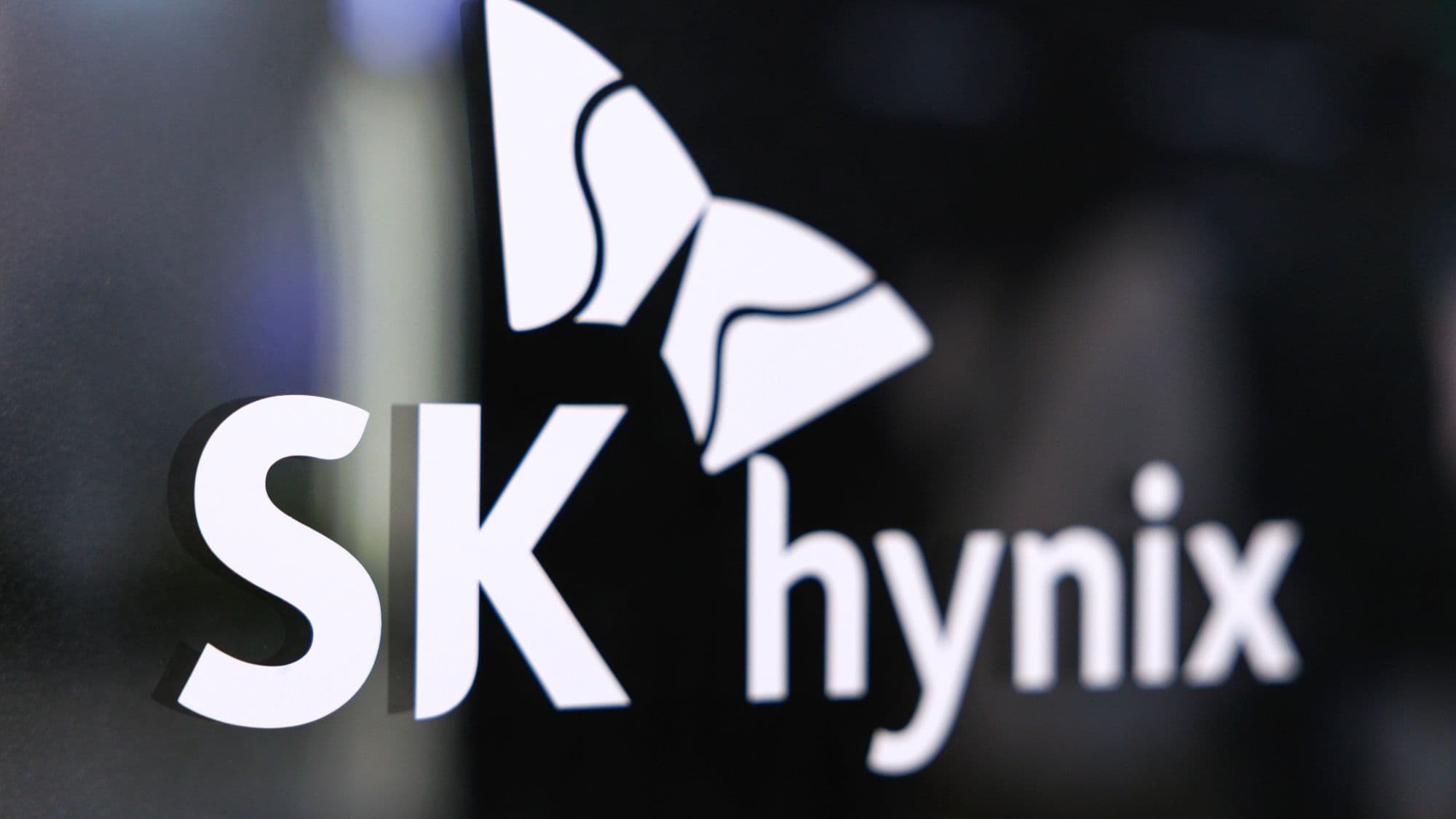 SK hynix تطرح أسهمها في ناسداك لجمع 29 مليار دولار: أكبر طرح لتمويل مصانع ذاكرة الذكاء الاصطناعي