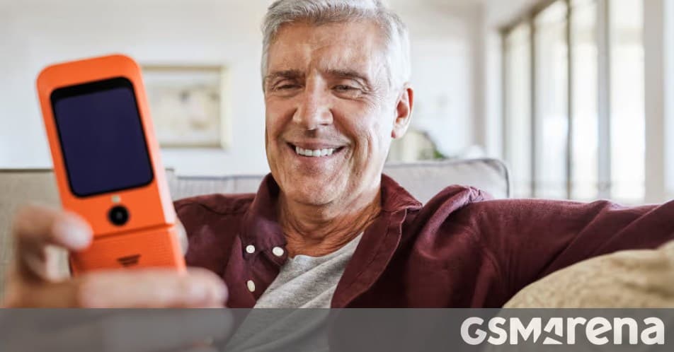 Consumer Cellular launches SpeakEasy phones for users over 75