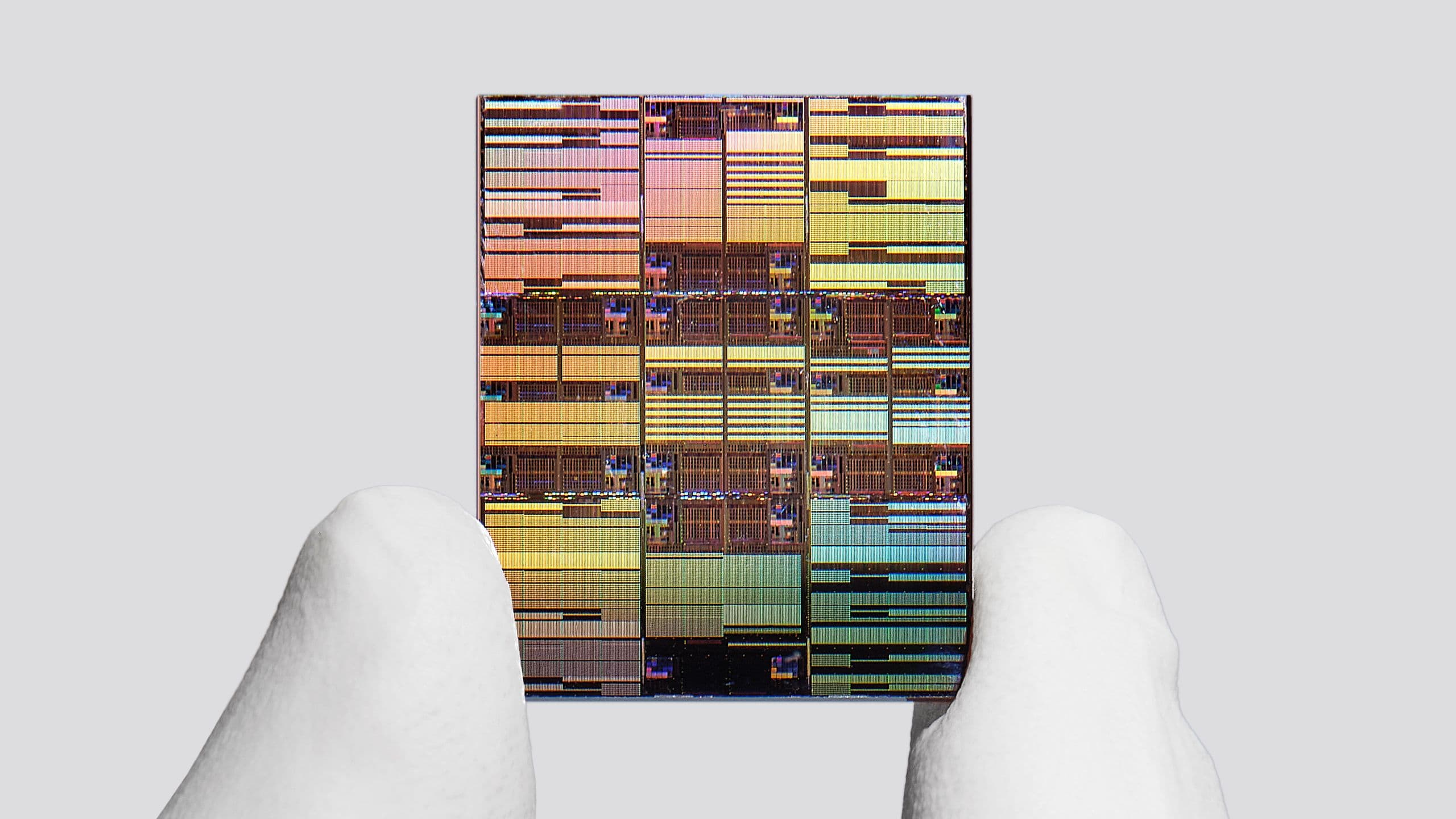 IBM builds first sub-1nm chip with 0.7nm nanostack tech