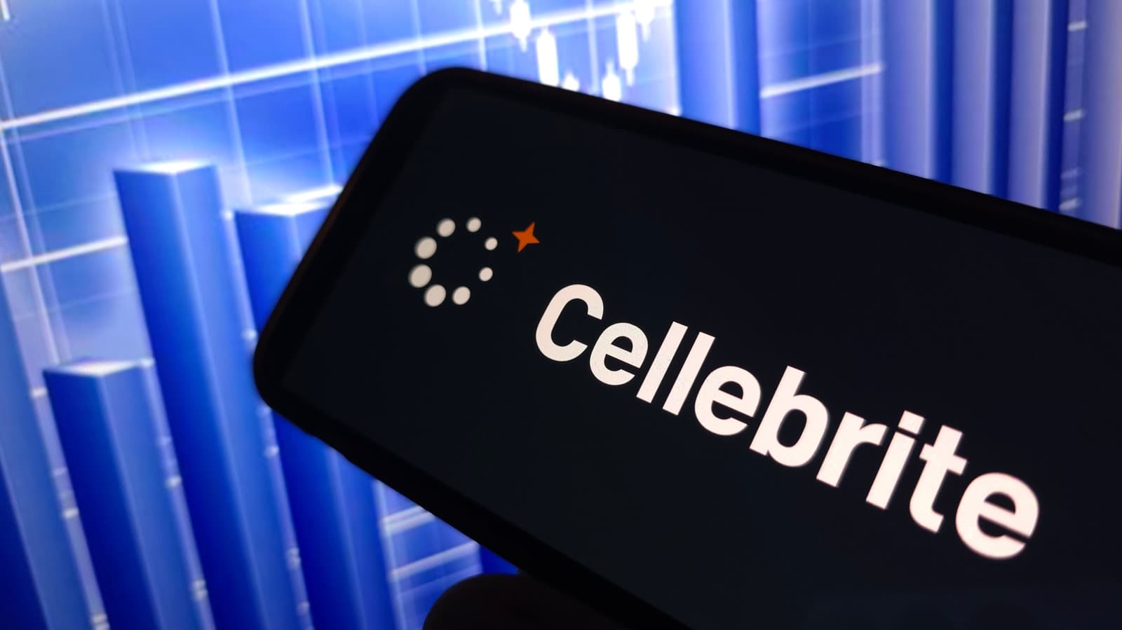 روسيا استخدمت Cellebrite لاختراق هاتف ناشط رغم العقوبات — كيف حدث ذلك؟