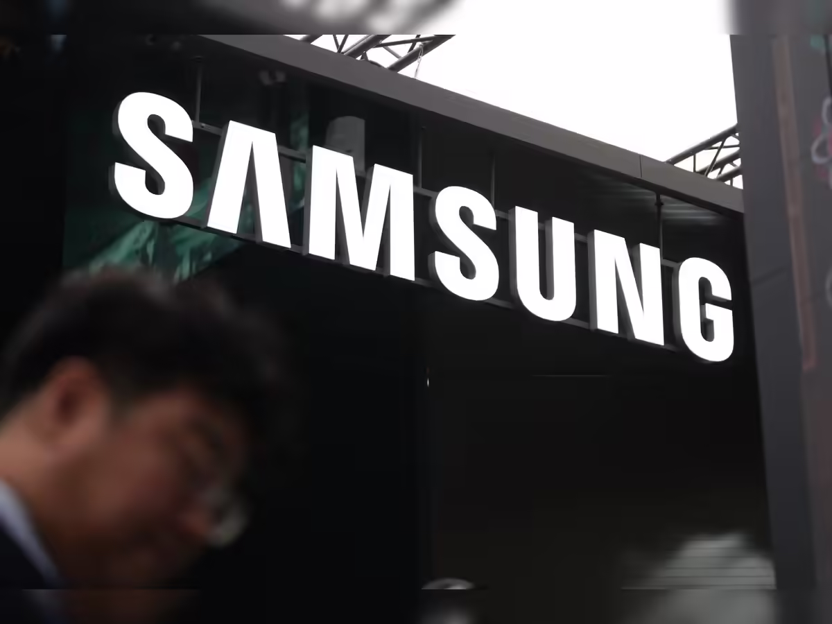 Swatch demands $170M from Samsung over watch face clones