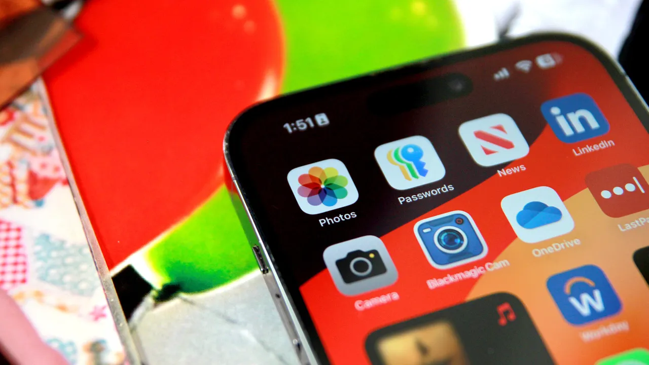 استبدال بطارية iPhone في متجر Apple: 99 دولاراً وساعتان فقط