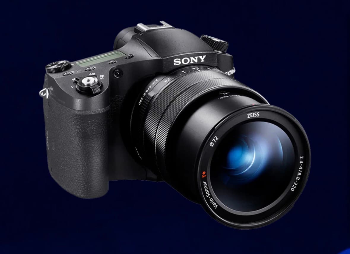 سوني تستعد لإطلاق كاميرا RX10 V بتقريب 25x: ماذا نعرف عن الكاميرا المنتظرة منذ 9 سنوات؟