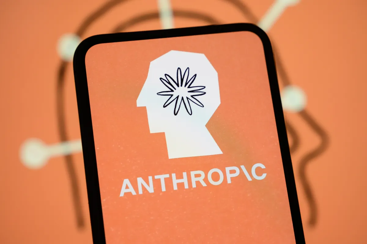 Anthropic تتفاوض مع Samsung لتصنيع رقاقات ذكاء اصطناعي مخصصة