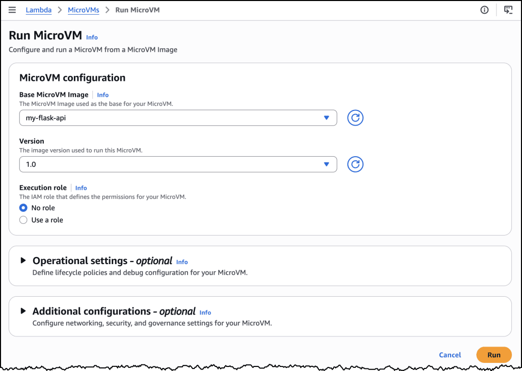 واجهة AWS Console تعرض عملية إنشاء MicroVM Image وسجلات البناء