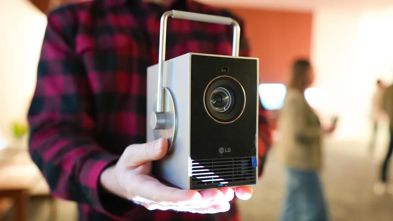 جهاز LG CineBeam Q بسعر 800 دولار مع ساوند بار مجاني: هل يستحق الشراء؟