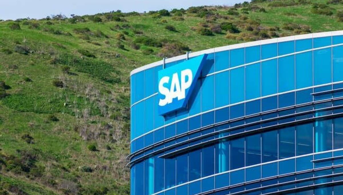 SAP تُلغي رسوم إعادة التفعيل وتُنهي تحقيق مكافحة الاحتكار الأوروبي: ماذا يعني ذلك للشركات؟