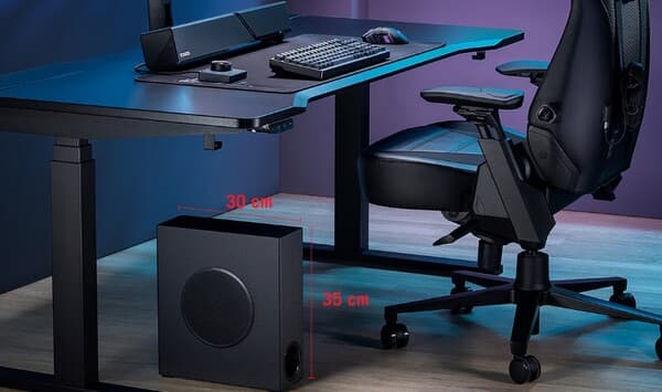 مركز التحكم الخاص بنظام ROG Gjallar مع شاشة LCD وأزرار التحكم